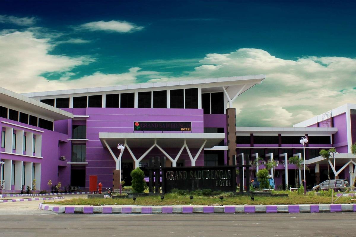 Kyriad Sadurengas Hotel Tanah Grogot Exterior foto