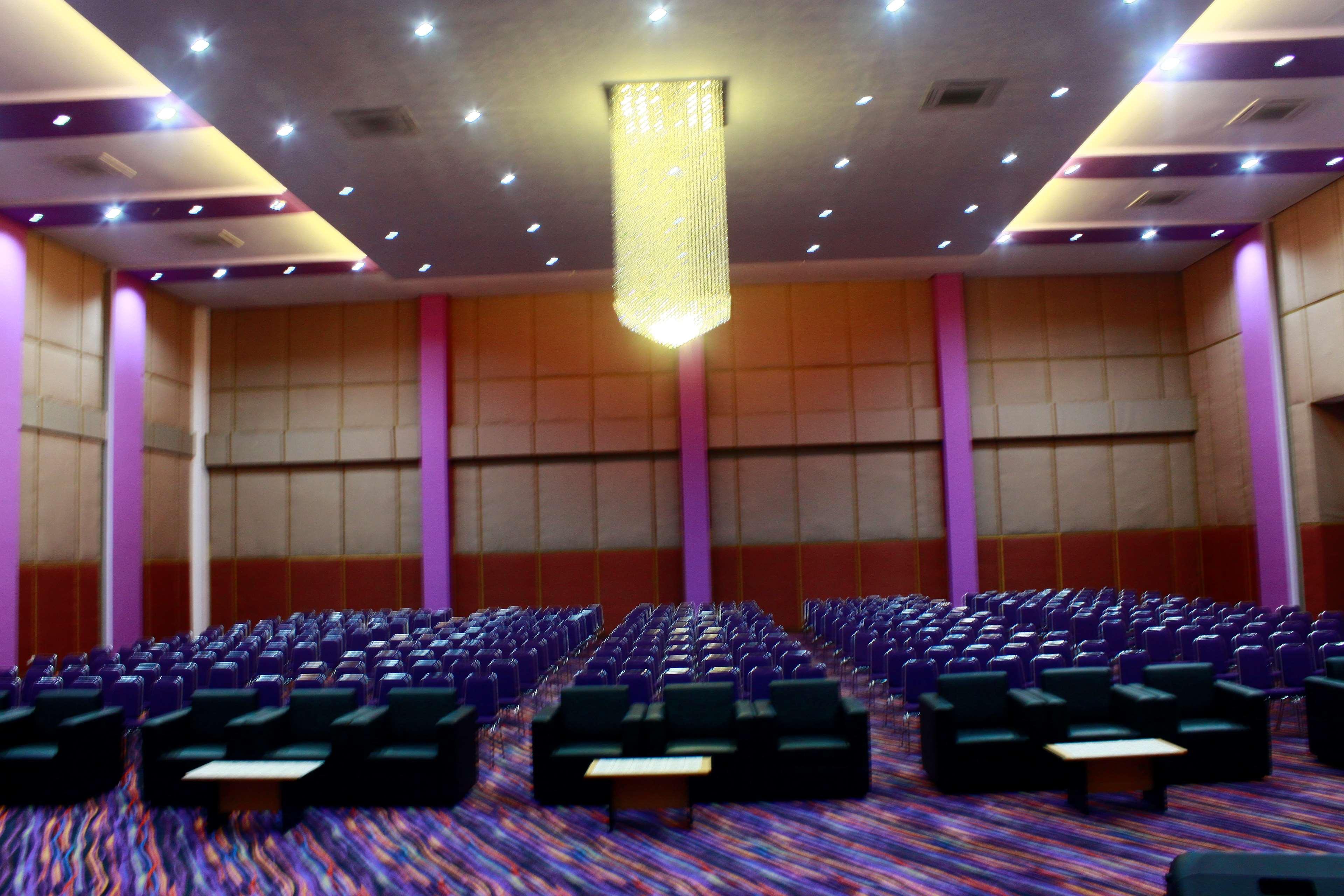 Kyriad Sadurengas Hotel Tanah Grogot Exterior foto